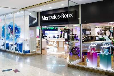 Mercedes-Benz pop-up shop opens in U.K.