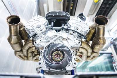 Aston Martin Valkyrie V12 revs up to 11,100rpm
