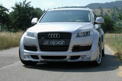 Audi Q7 with wide body kit from JE DESIGN