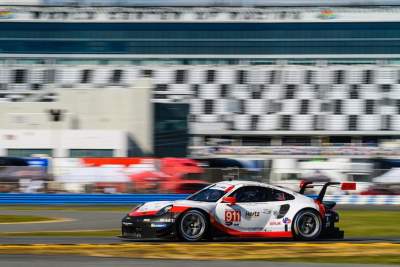 Perfect tests for Porsche at Daytona