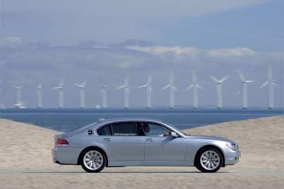 World's first hydrogen-drive luxury performance car - the BMW Hydrogen 7