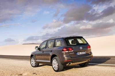 New Volkswagen Touareg breaks cover ahead of world debut at Paris Show