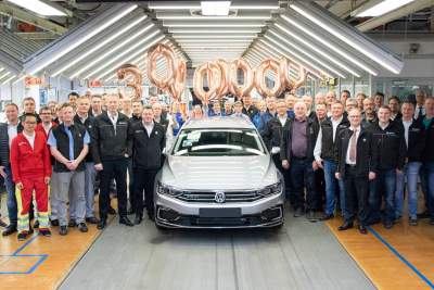 Volkswagen produces 30 million Passat models