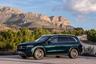 Mercedes-Benz debuts the all new GLS