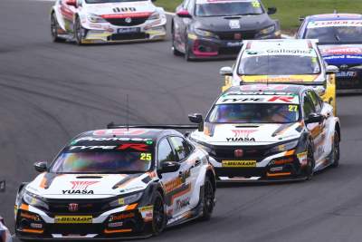 Honda takes podium and extends points lead at Donington Park