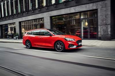All new Ford Focus ST makes wagon body style debut