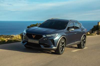 First dynamic pictures of Cupra Formentor revealed