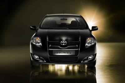 Toyota Auris revealed
