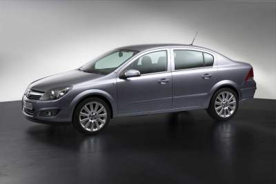 Opel Astra: New four-door sedan targets growing markets