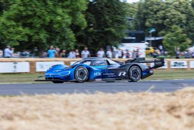 Volkswagen ID. R breaks Goodwood hillclimb record