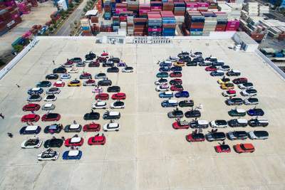 MINI Singapore celebrates 60 years of driving fun with '60' car formation