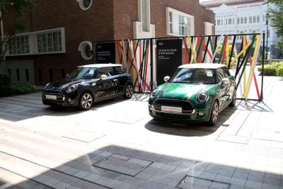 MINI celebrates its 60th Birthday with a host of British icons