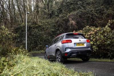 The Citroen C5 Aircross tackles the world's steepest street