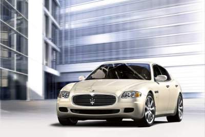 Maserati presents the quattroporte automatic