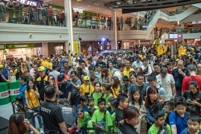 Renault hosts F1 Showcase with Daniel Ricciardo in attendance to meet fans
