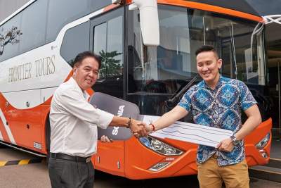 Leisure Frontier acquires two new Scania coaches