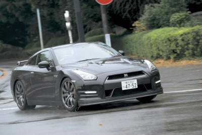 Nissan GT-R - Talking Japanese sports car