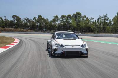 World's first electric touring car hits the track
