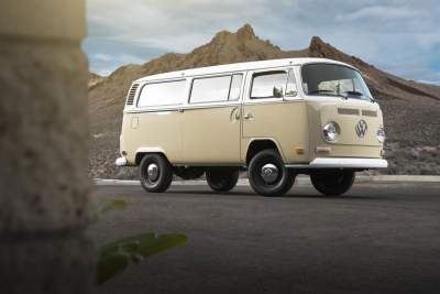 Volkswagen of America electrifies a Type 2 Bus