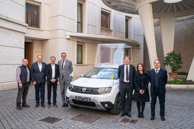 Groupe Renault delivers exclusive Dacia to Pope Francis