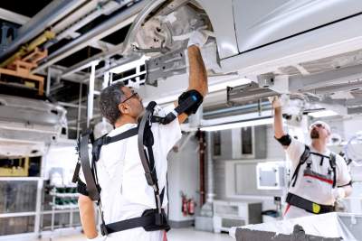 Audi tests exoskeletons for overhead tasks