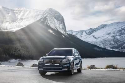 Matthew McConaughey puts a new twist on ice fishing in the Lincoln Aviator