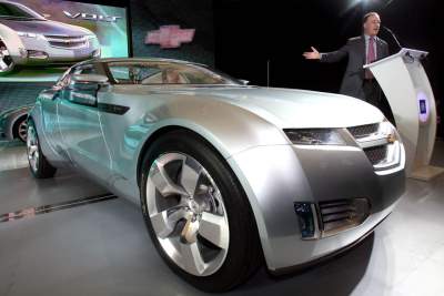 General Motors unveils Chevrolet electric volt-age car