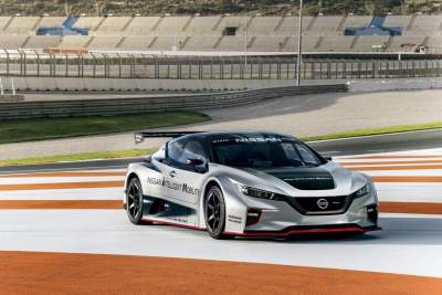Nissan unveils the Leaf NISMO RC race car