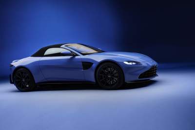 Aston Martin unveils the new Vantage Roadster