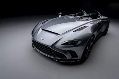 Aston Martin unveils the V12 Speedster