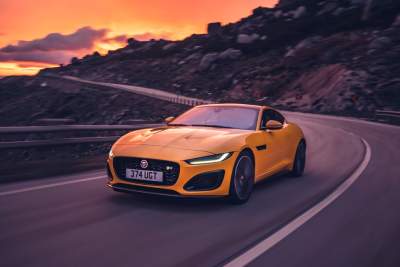 New films from Jaguar allow you to experience the thrill of the F-TYPE