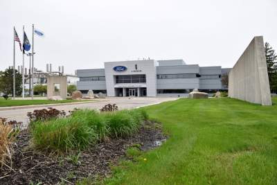 Ford temporarily ceases production in the U.K.