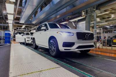 Volvo reopens its Torslanda plant and Swedish offices