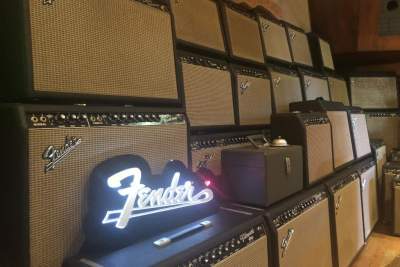 Volkswagen supports fundraiser by Joe Bonamassa and Fender