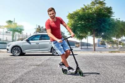 Skoda develops clever foldaway scooter for the Kamiq and Scala