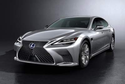 Lexus premieres the updated new LS