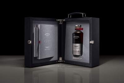 Aston Martin and Bowmore unveil first collaboration