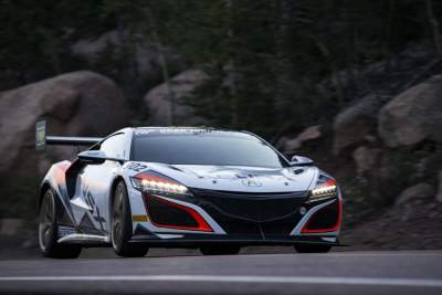 Acura NSX sets Pikes Peak production hybrid record