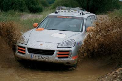 First-rate drivers take Porsche Cayenne to the starting line