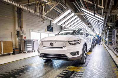 Volvo starts production of the XC40 Recharge P8