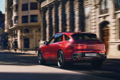 The dynamic Genesis GV70 makes it debut online