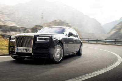 Rolls-Royce Singapore wins an award for being the top Phantom dealer in 2019