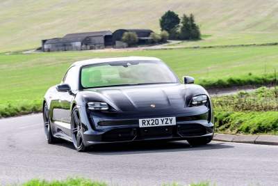 Porsche achieves a robust level of deliveries in a turbulent 2020
