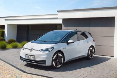 Volkswagen tripled delivery of electric cars in 2020