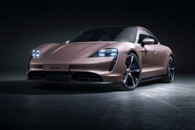 Porsche adds a new variant to the Taycan model range