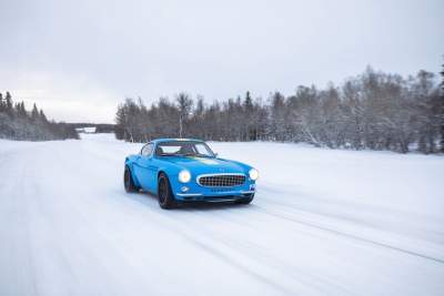Back to basics with the Volvo P1800 Cyan