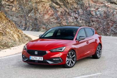 Seat adopts eye tracking glasses for more intuitive driving