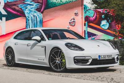 Porsche invests in artificial intelligence company to improve digital platforms