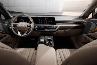 Kia reveals the interior of the K8