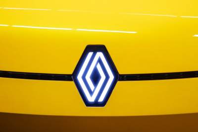 The Renault logo undergoes an evolution